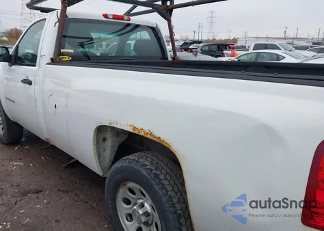 2013 Chevrolet Silverado 1500 Work Truck z USA, uszkodzony, nr VIN 1GCNCPEXXDZ210604